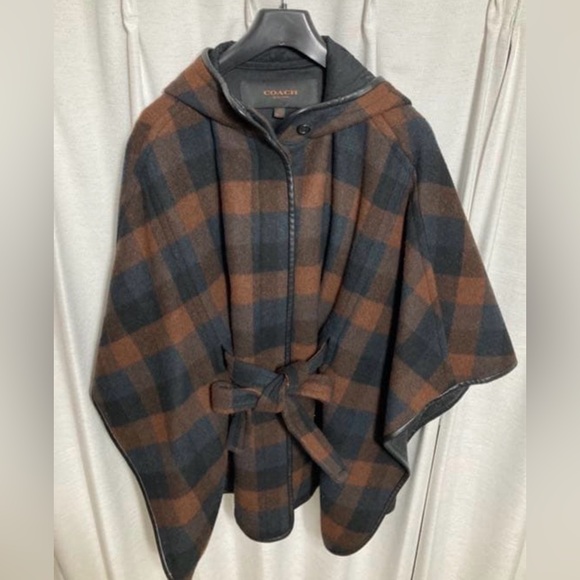 Coach cape New Wool cape shawl 🆕